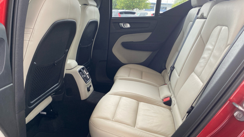 Volvo Xc40 1.5 T5 Recharge PHEV Ultimate Dark 5dr Auto Estate